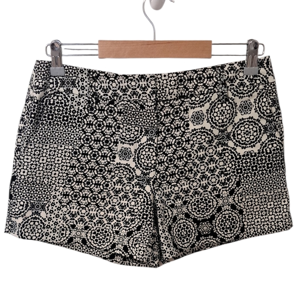 Artisan NY Black Cream Medallion Print Shorts Size 2 Cotton Stretch